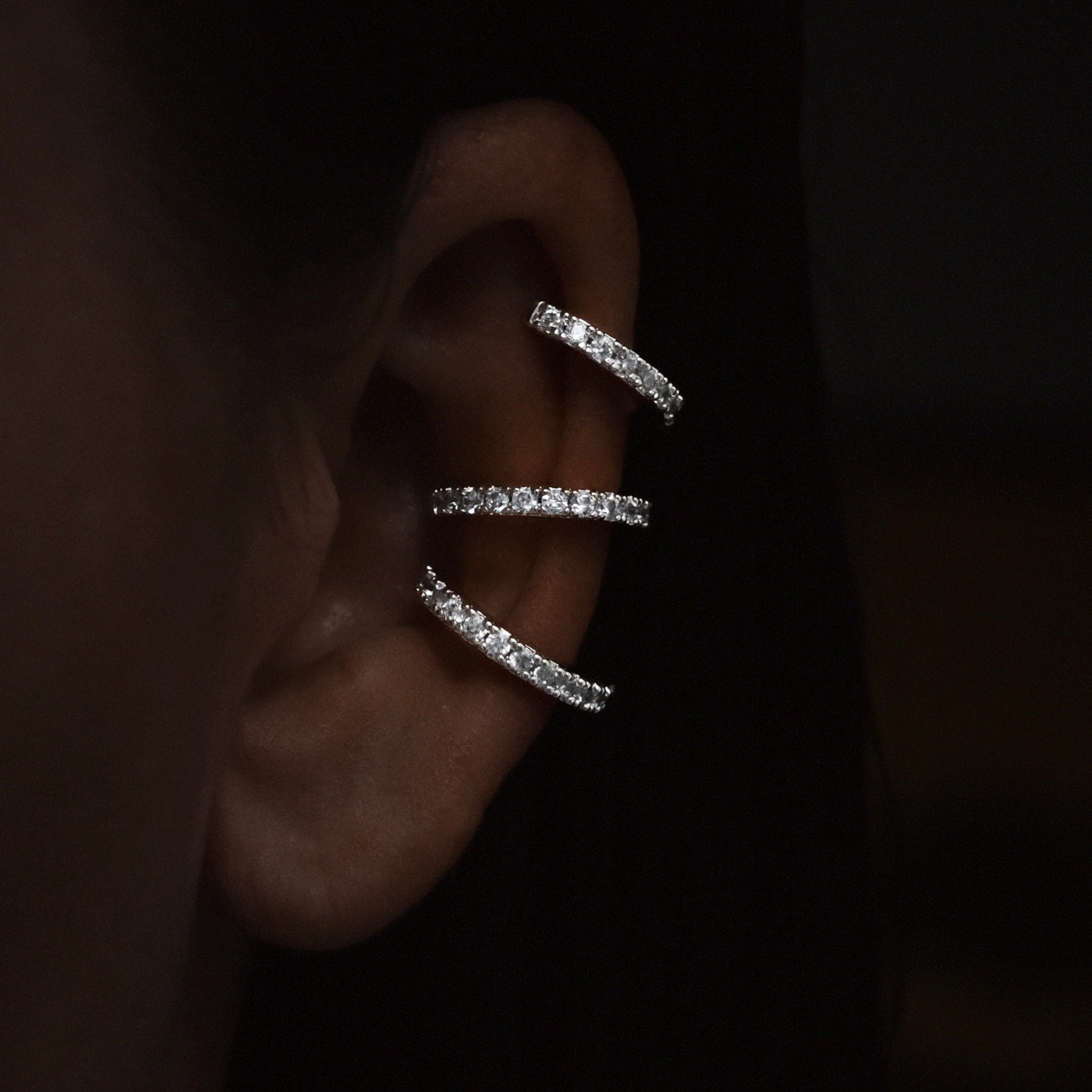CLASSIC DIAMOND EARCUFF