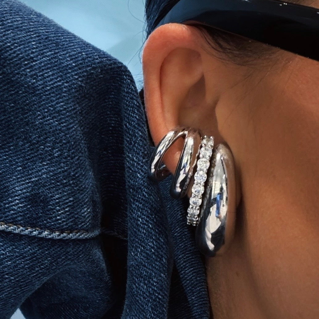 IRIS HUG EARSTUD