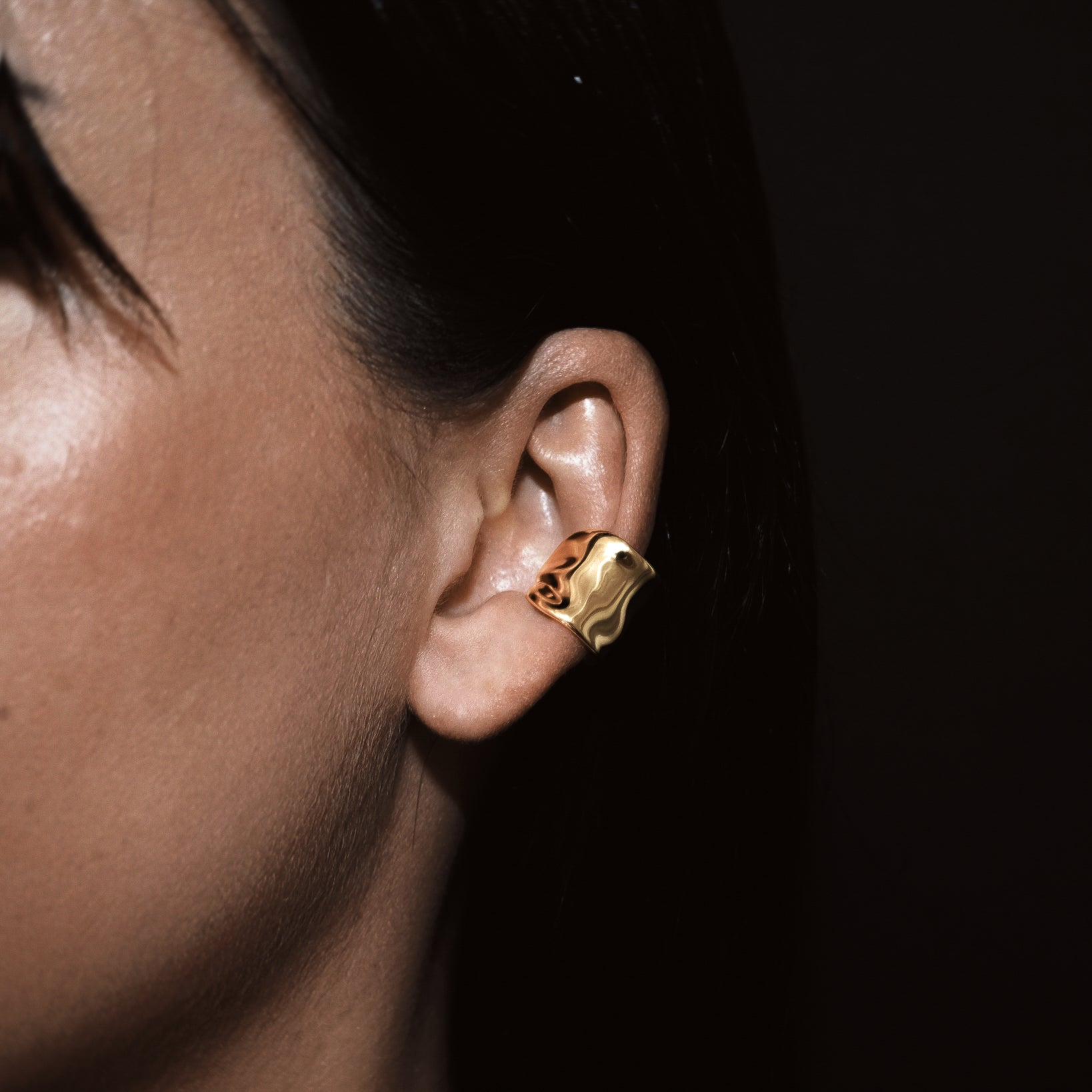 MOLTEN_ARA_EARCUFF_GOLD_EAR