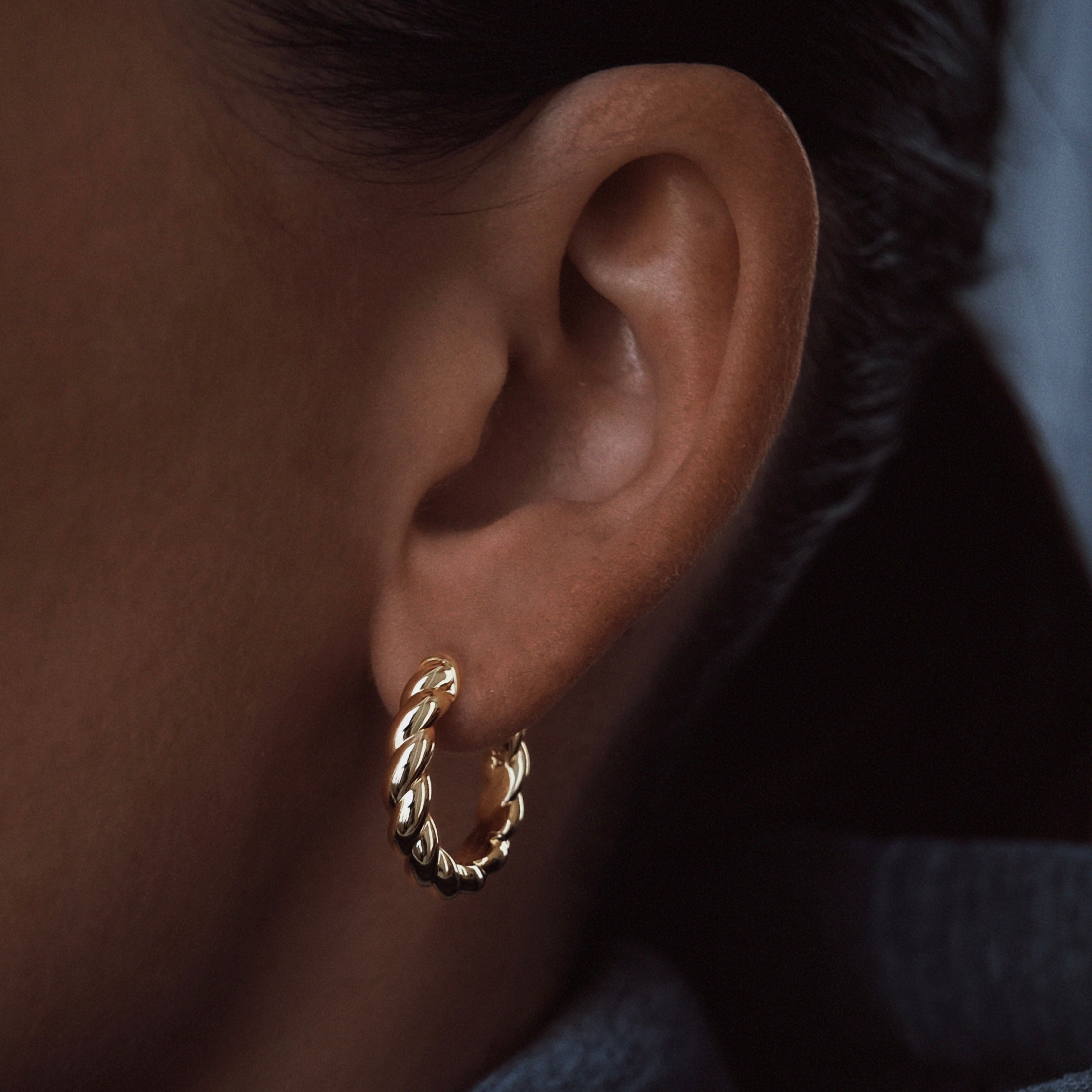 KOS SWIRL EARRING 20MM