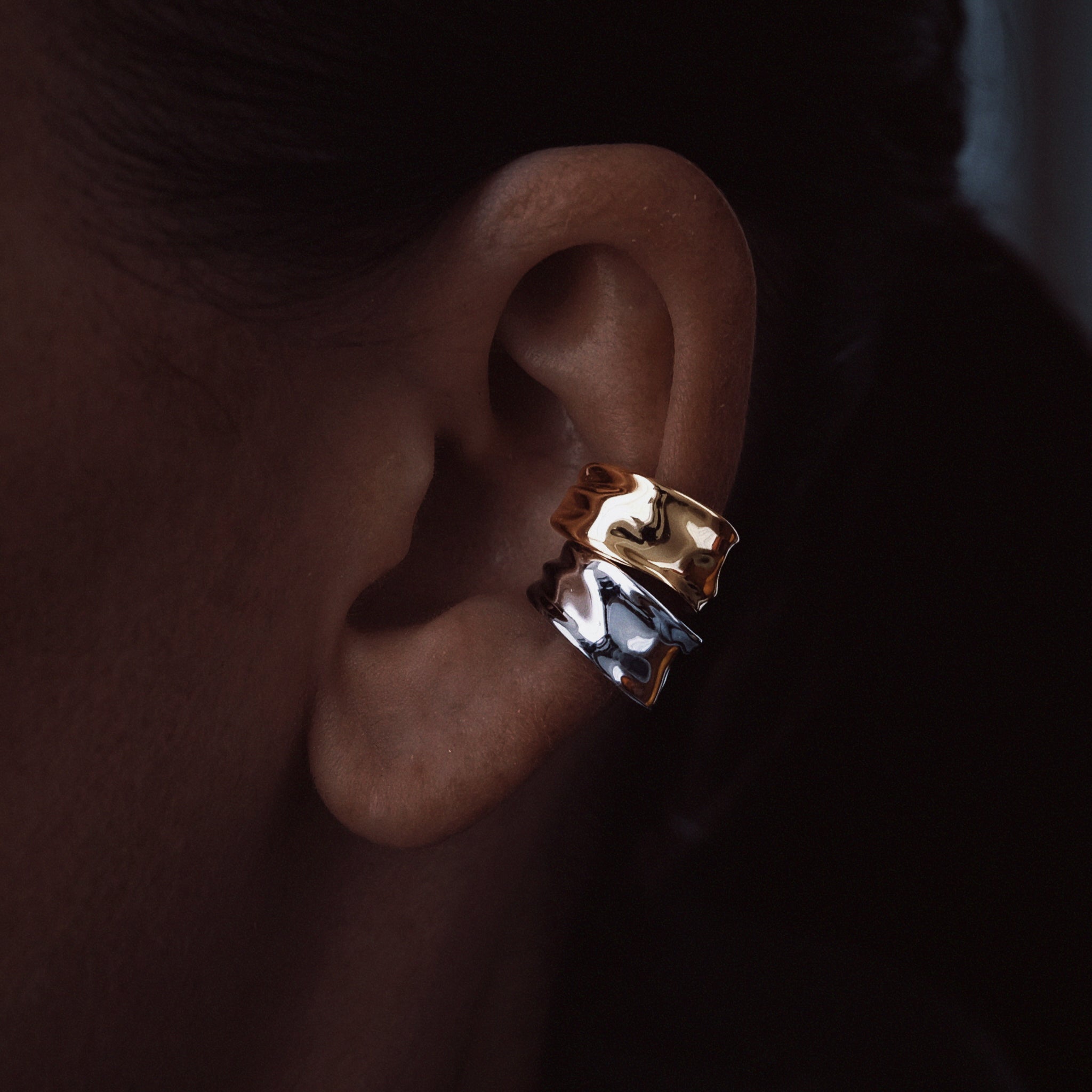 MOLTEN ARA SMALL EARCUFF