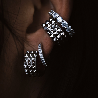 IRIS DIAMOND EARCUFF