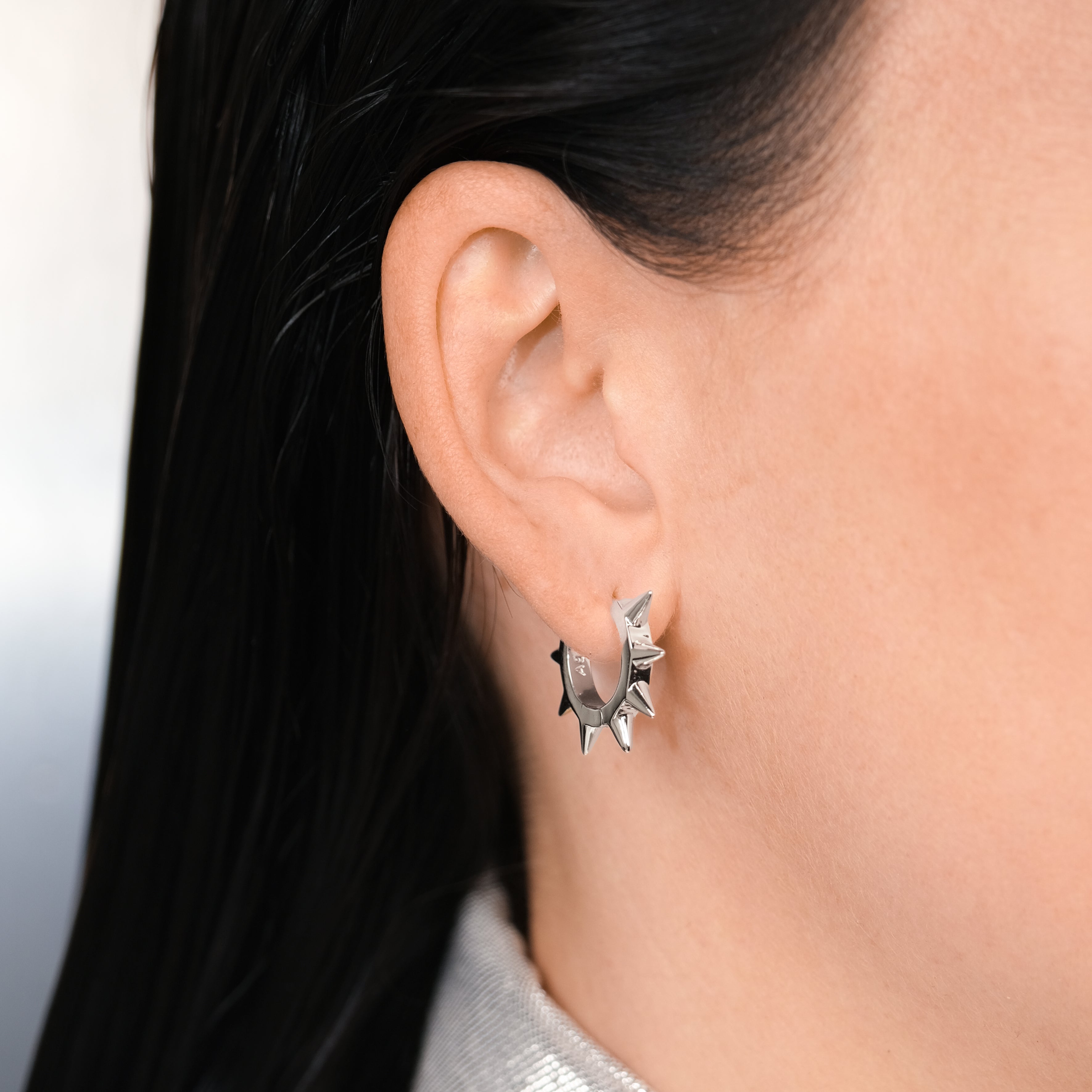 SPIKE EARRING
