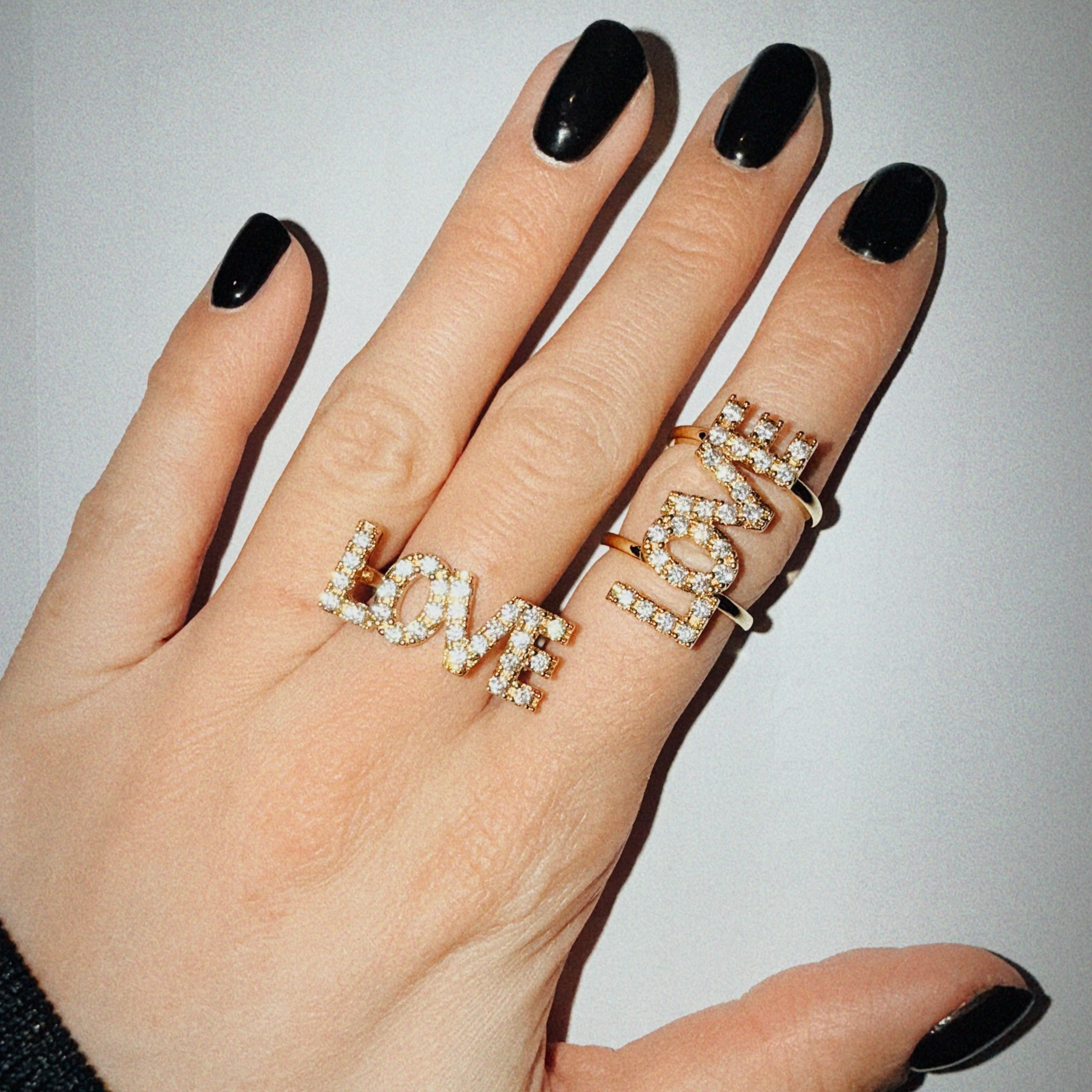 LOVE VERTICAL RING