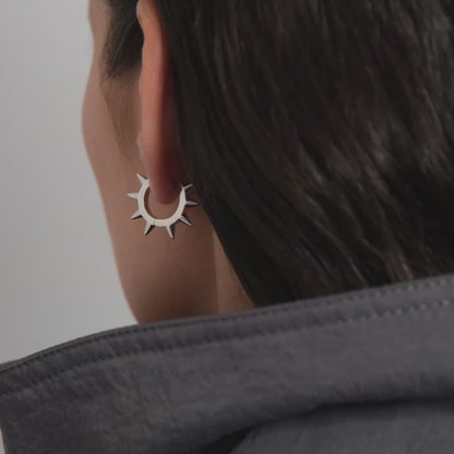 SPIKE EARRING