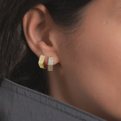 MAY DIAMOND EARRING
