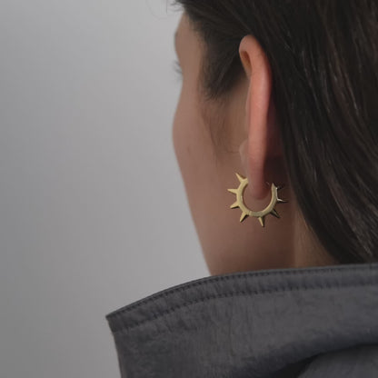 SPIKE EARRING