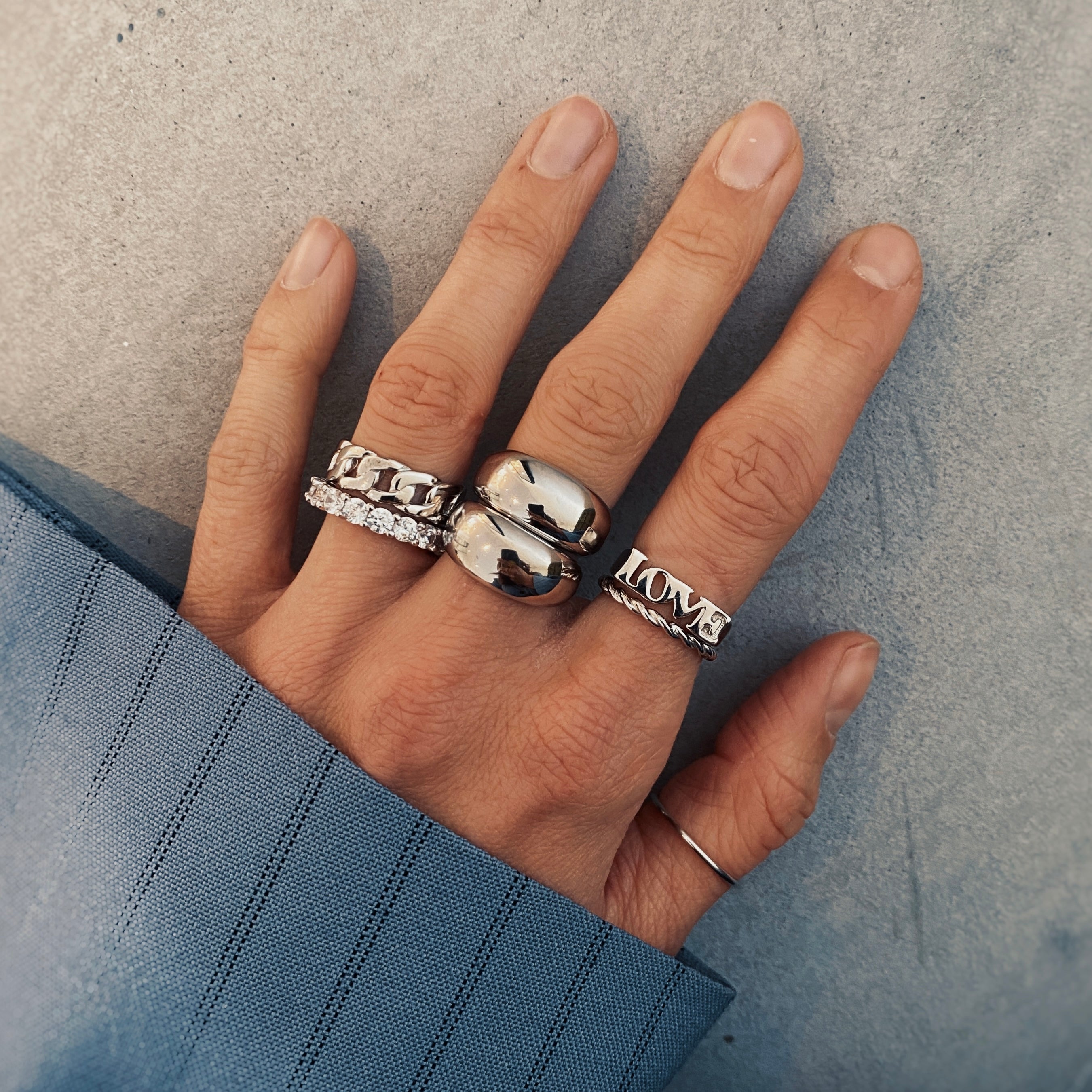 Thin Swirl Ring