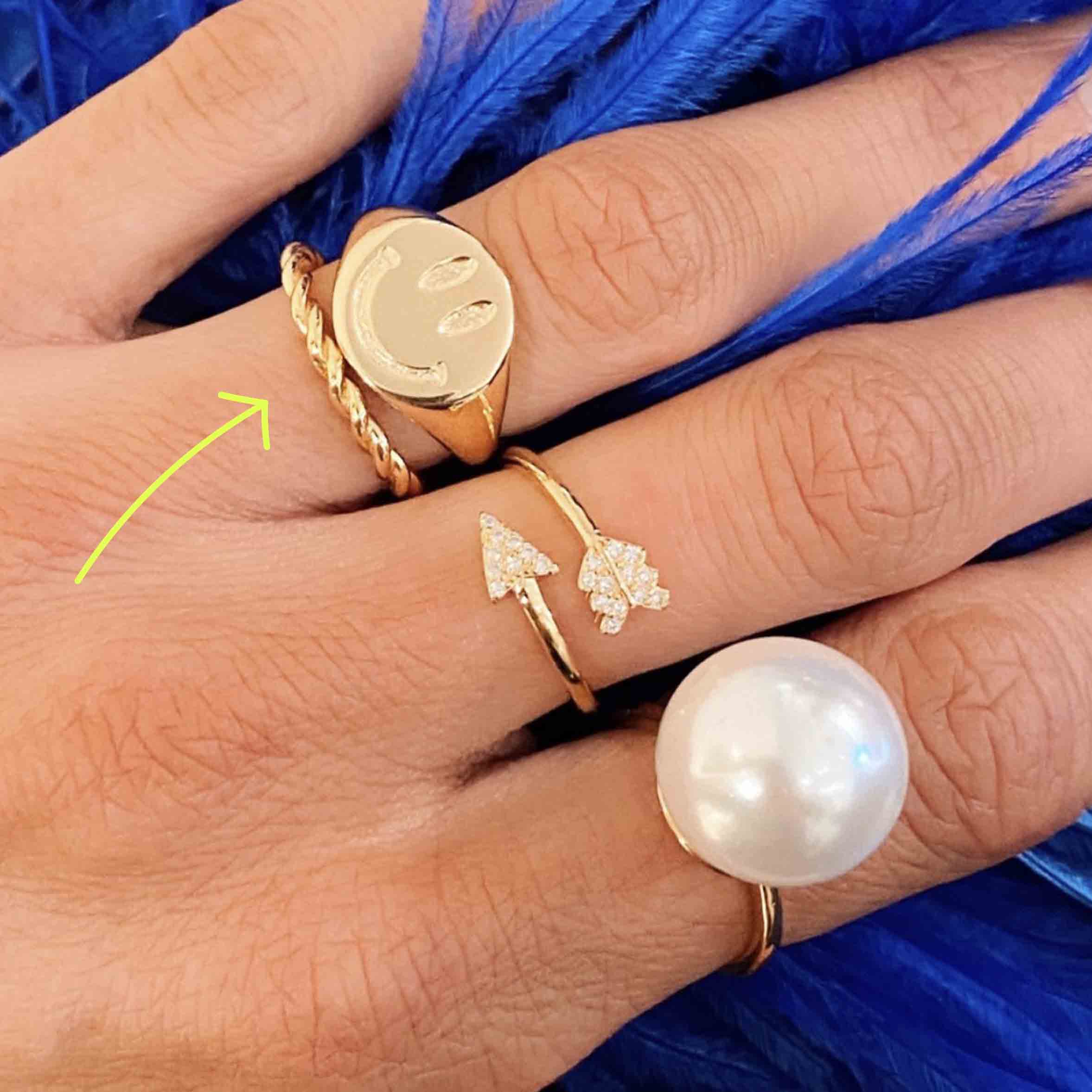 Thin Swirl Ring